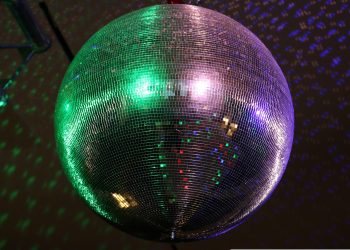 club-6472839_1920